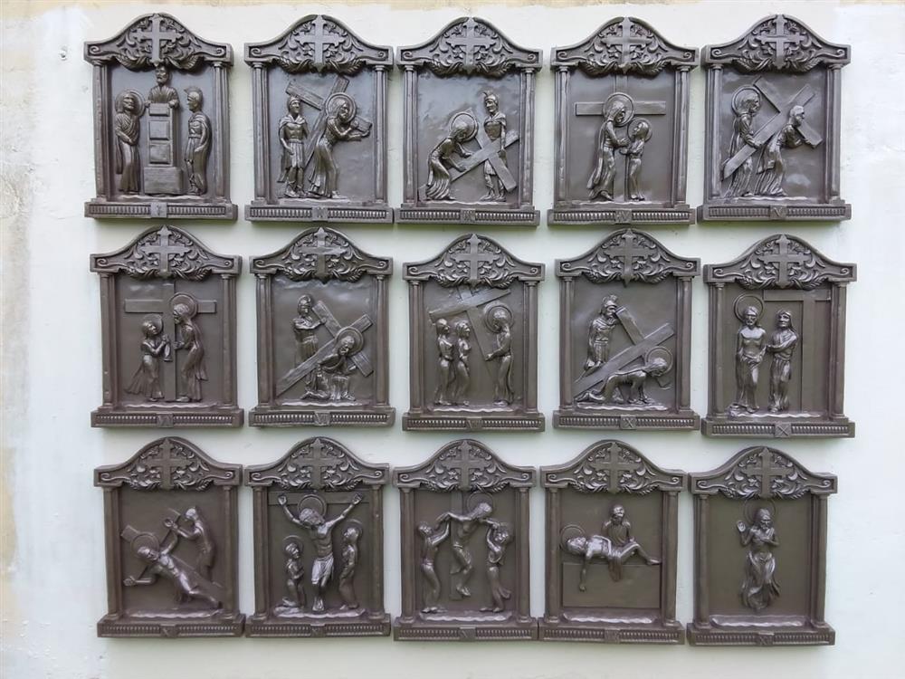 15 Stations of the Cross - Hand Carved Resin - 61 x 42 x 6cm - Image 2