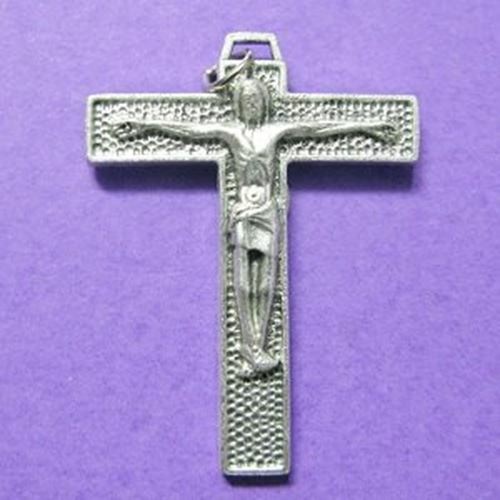 Embossed borded crucifix - 4.5cm