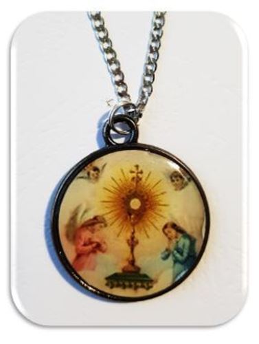 Blessed Sacrament Pendant and 45cm silver plated chain