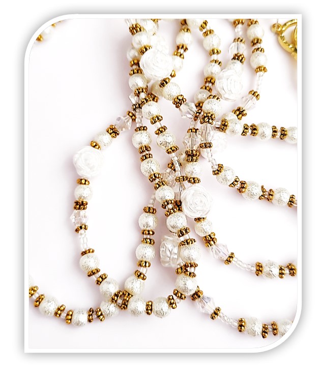 Lasso Rosary - Pitted faux glass pearls with roses in Gold - Image 3