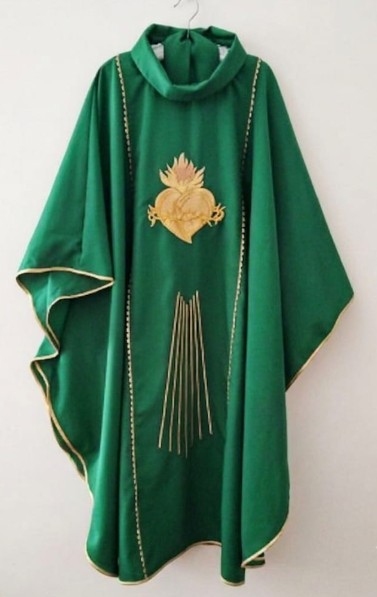 Green Chasuble - Heart of Jesus in Golds with Projecting Rays